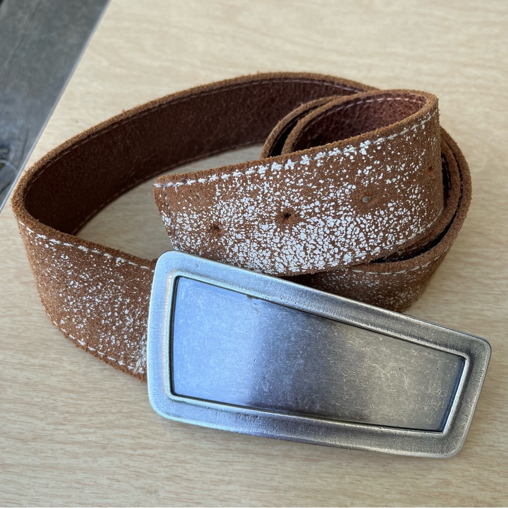 Le Chateau Brown Leather Shabby Distressed Belt With Silver Tone Buckle Sz S